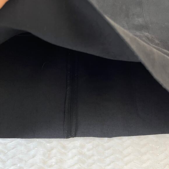 Kendall & Kylie Faux Suede Black Exposed Bronze Zipper Mini Skirt Size Medium - Picture 8 of 9